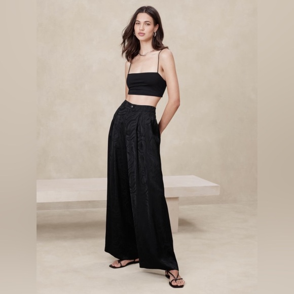 NWT! Banana Republic Jacquard Blac Silky Pleated Wide-Leg Pants - Size 8 Petite🤎 - Picture 1 of 7